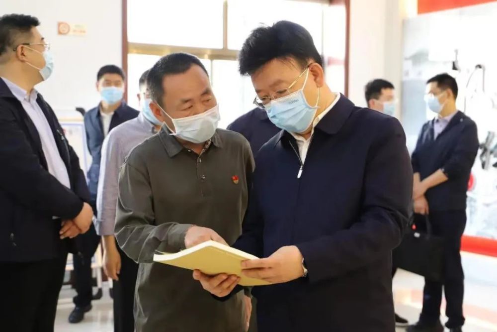 人民网小店区委书记袁尔铭三步走打造幸福家园升级版