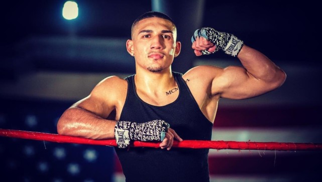 前轻量级世界拳王小洛佩兹宣布,8月13日重返拳台_腾讯新闻