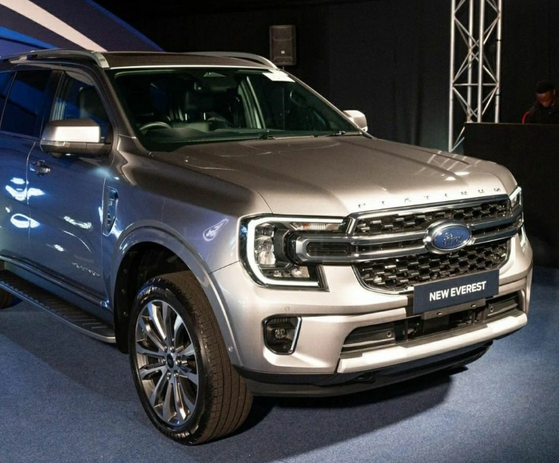 2022款福特撼路者霸气登场硬汉回归配双动力还看啥霸道