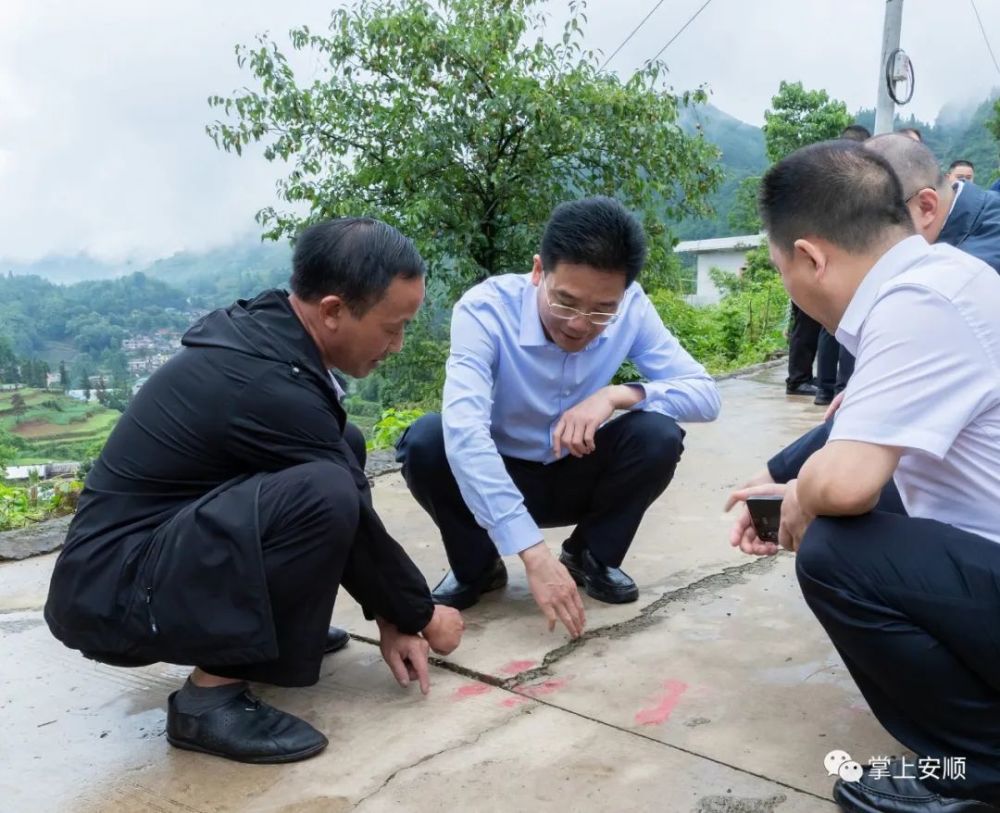 尹恒斌督导调研汛期防灾减灾工作时强调强化时时放心不下的责任感抓牢