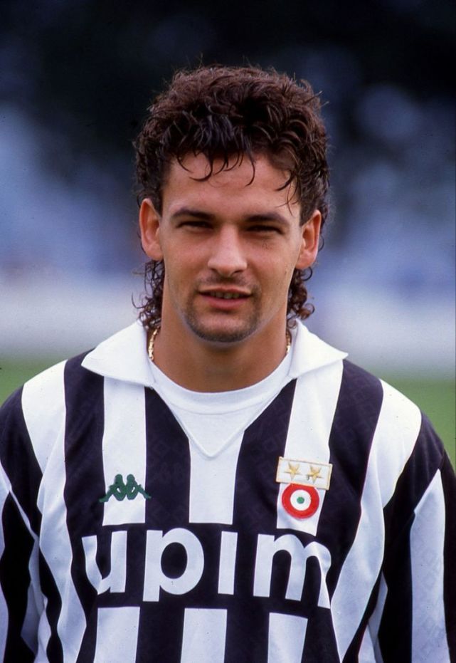 巴乔亮相活动须发皆白 忧郁王子标志胡须造型气质不变_腾讯新闻