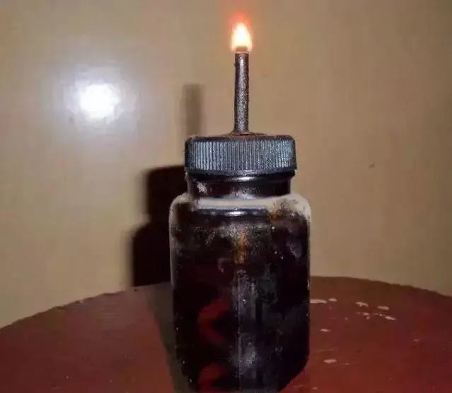 做煤油灯的方法很简单.