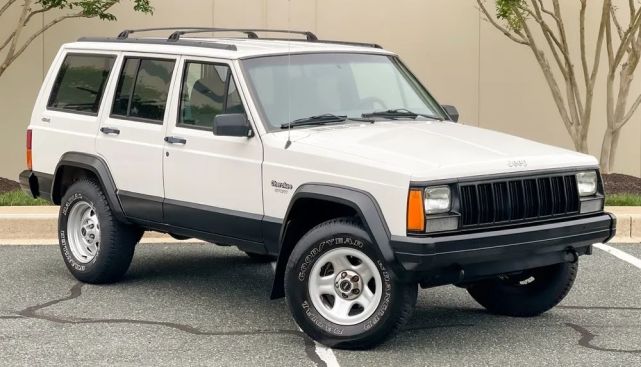 很多人的童年记忆,仅行驶3万英里的1996年jeep切诺基