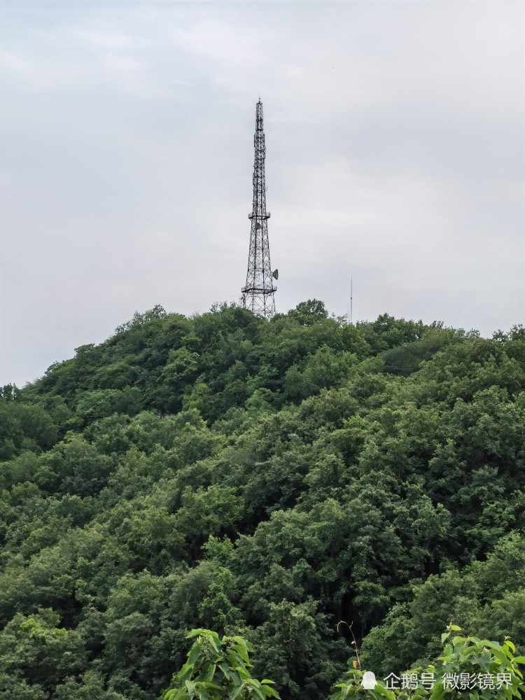 走襄陽綠道峴山段,看傳說中的遊客中心地標——微波雙子塔