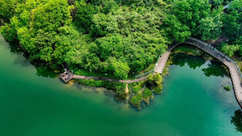 老山生態運動廣場等景點象山水庫環湖棧道,途經老山運動驛站,文化廣場