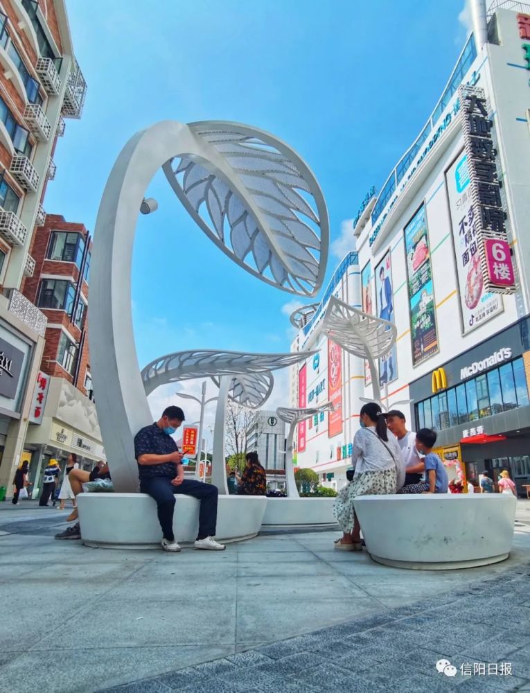 "网红"打卡纷至沓来……信阳这条改造升级后的步行街火出圈!