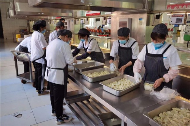 西安石油大学食堂照片图片