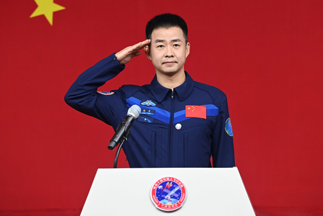 陈冬爱热闹期待与神十五乘组一起在空间站生活工作