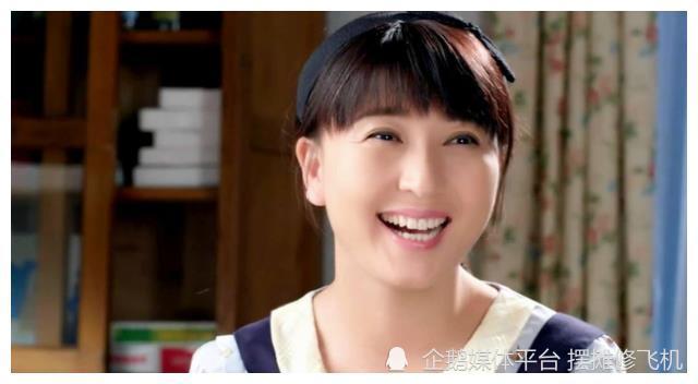 闫学晶:待继女胜过亲儿子,46岁再婚生女,如今怎么样了?