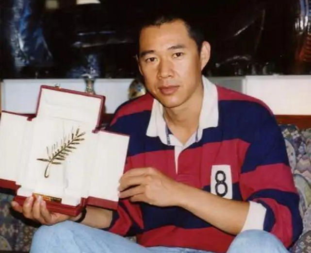 张丰毅儿子张博宇:父亲二婚,母亲三婚才得圆满,我头婚就要幸福