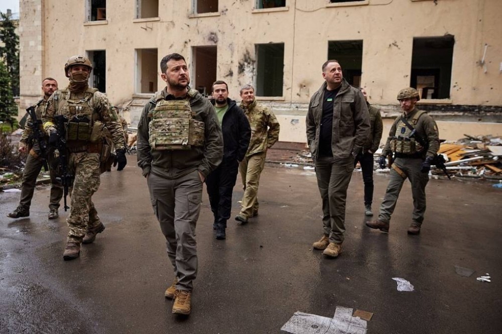 俄媒：“乌克兰面临军事政变吗？”