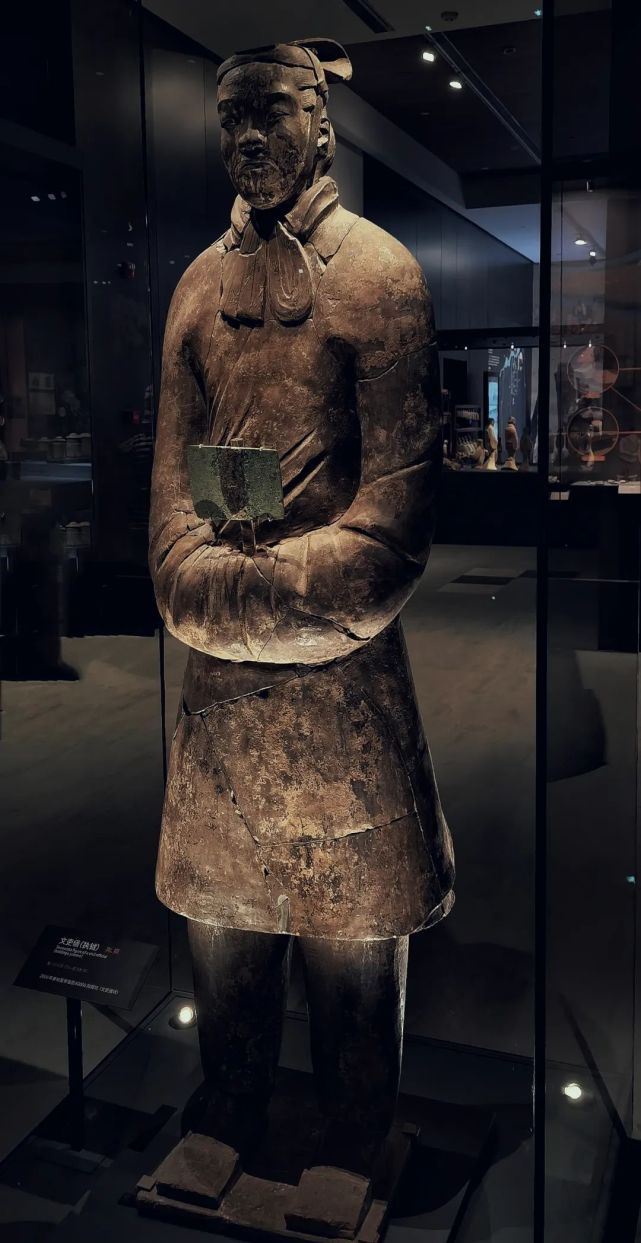 陕西考古博物馆展出的几尊造型独特的秦始皇兵马俑