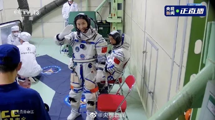 蓬安籍专家酒泉卫星发射中心主任邹利鹏再次宣布成功