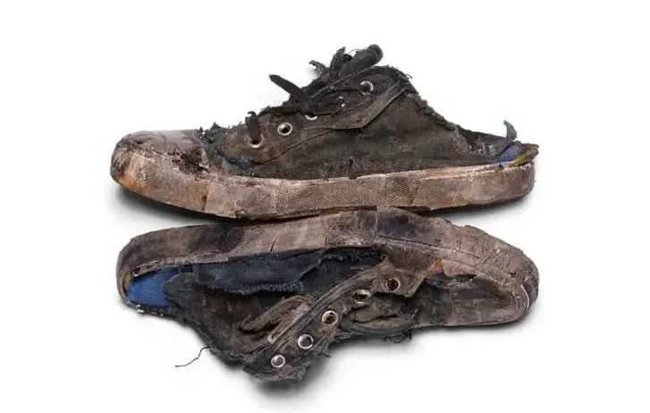这双烂鞋卖12万元