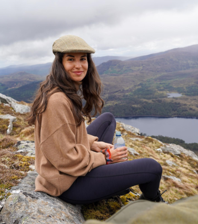 f1车手慢了下来!拉塞尔和女友化身乡村情侣,本赛季每站必进前五