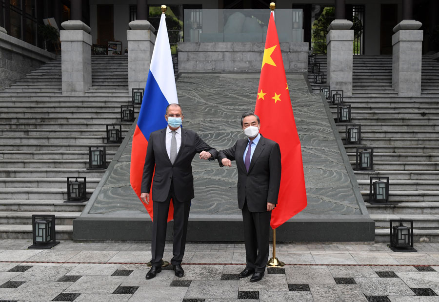 看不懂中俄背靠背的友谊，美媒挑拨：中国不是“免费”帮助俄罗斯高兴辉英语骗局
