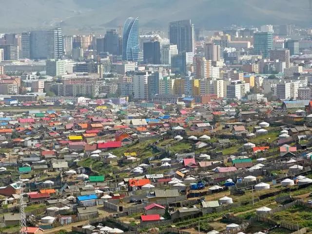 蒙古國一半人口在首都60的居民在蒙古包區為什麼都去首都