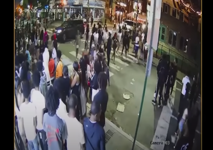 美国费城枪手闹市区向人群扫射民众四散奔逃画面曝光董腾语文高中教学视频