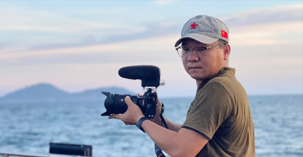 最会整活的官媒们:"网红警官"大漠叔叔,一条视频抓82个嫌疑人