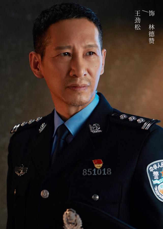 算是80後男演員中的演技派,之前的一部軍旅劇《陸戰之王》給我氣的啊