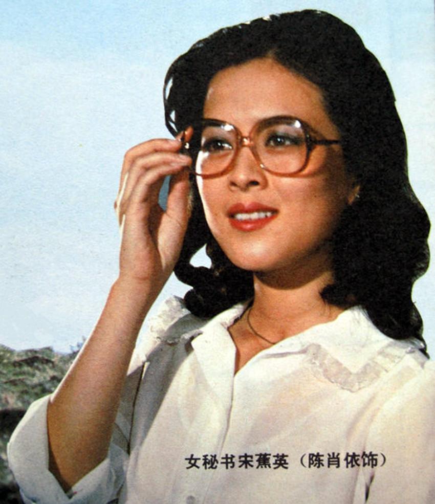 难忘40年前电影《牧马人》,朱时茂,丛珊主演,重要演员近况如何_腾讯