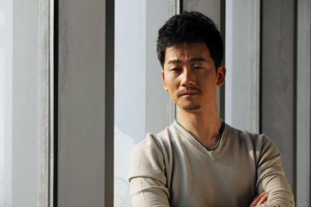 "哮天犬"陈创:悄然结束婚姻独自养娃,47岁亮相荧幕带来惊喜