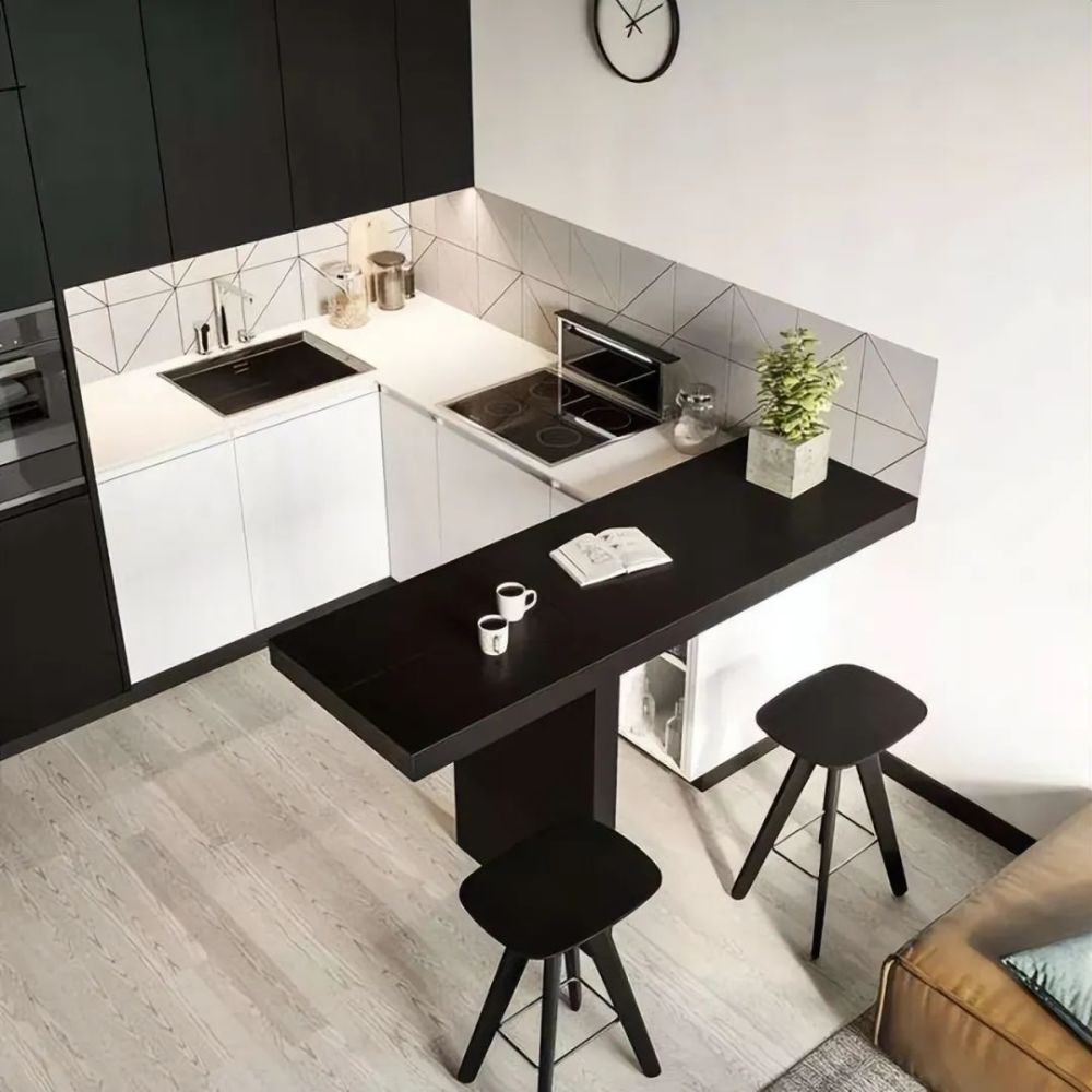 许多人在餐厅安装吧台,是因为吧台能够增加室内的收纳空间,可将吧台