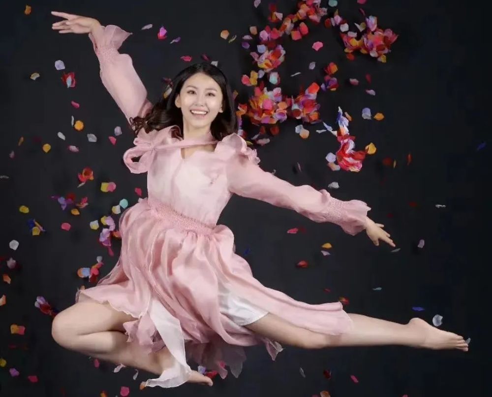 顶流太多了内娱最缺邵逸凡