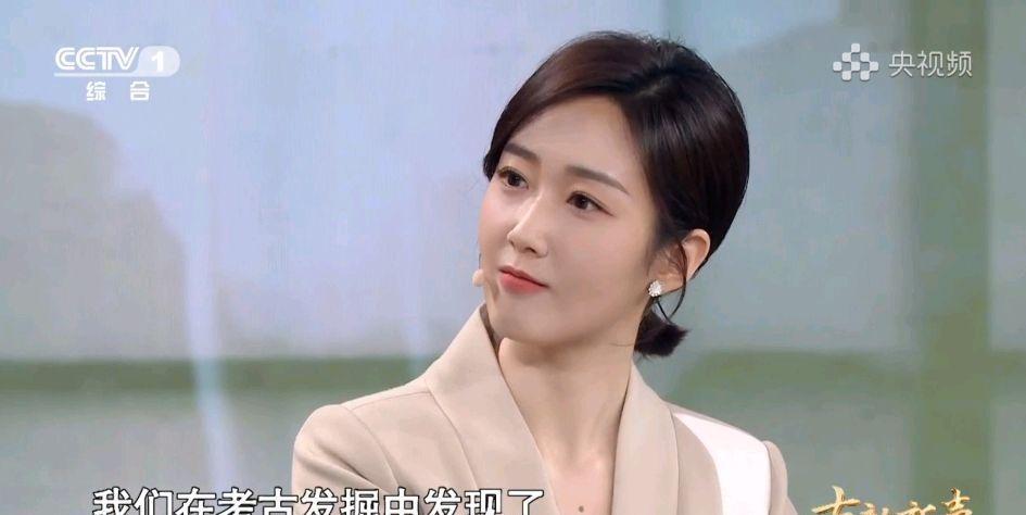 王嘉宁主持《古韵新声》被赞,有大女人的稳重,也有小女人的灵动_腾讯