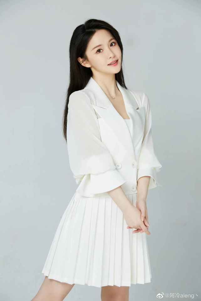 阿冷称自己合约快到期即将退网年底就30岁网友急着回去结婚嘛