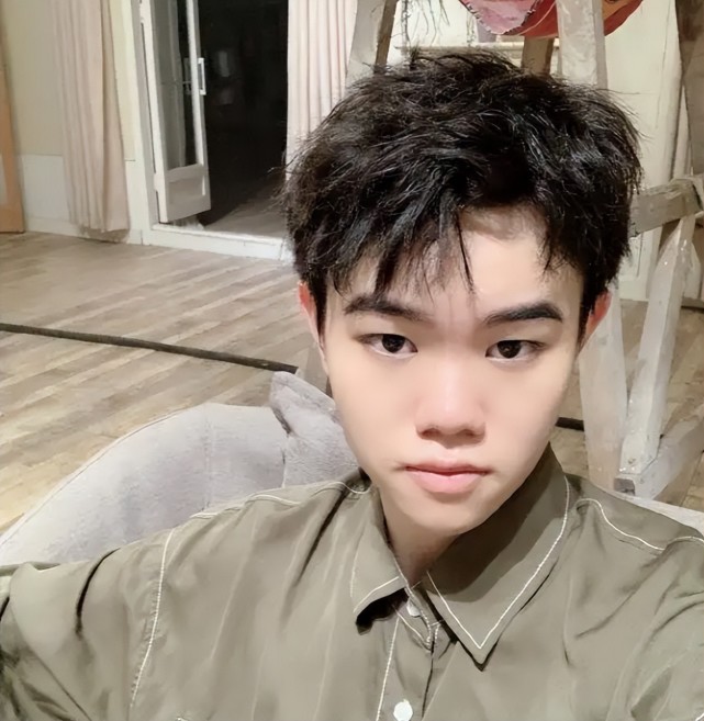 韩涵打败云天河,立马打电话向易瞳邀功,水友:可把他给能耐坏了