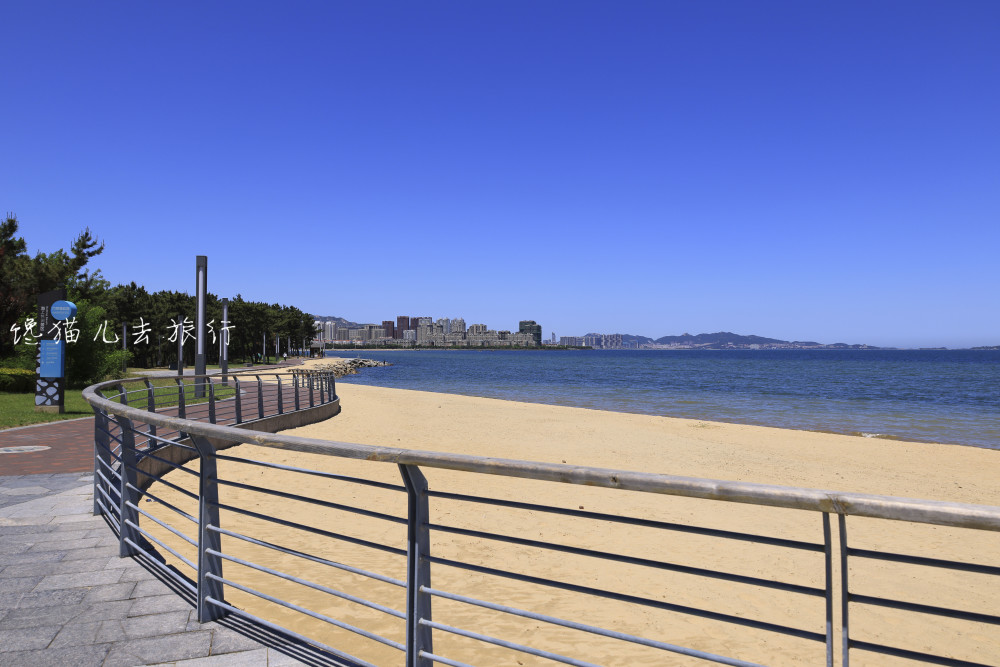 九龙湾公园共分成六个景区:阳光海岸景区,海洋之舞景区,海韵林风景区