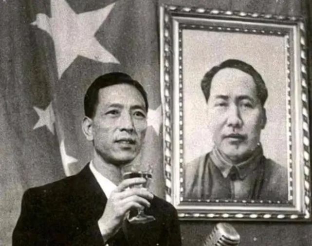 开国元勋光辉岁月之耿飚传奇_腾讯新闻
