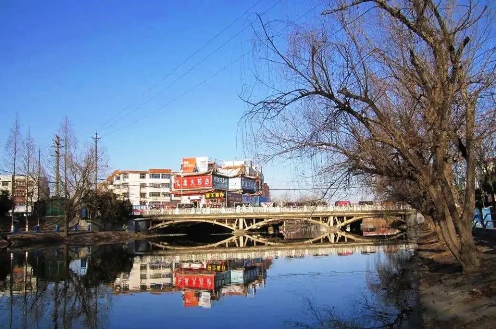 平舆月旦桥好在平舆县城很小,几个人两下就能找个底朝天,很快找到了.