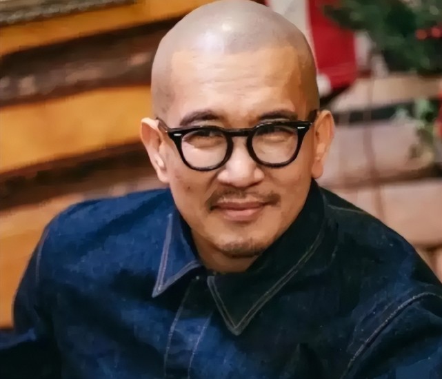 具俊晔做dj日入两万,却带着10多万的饰品,他能养得起大s吗?