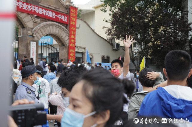 烟台2022高考首场科目考前实拍