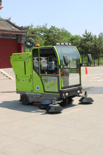 环卫清扫车价格报价一般在多少?都有哪些配置?_腾讯新闻