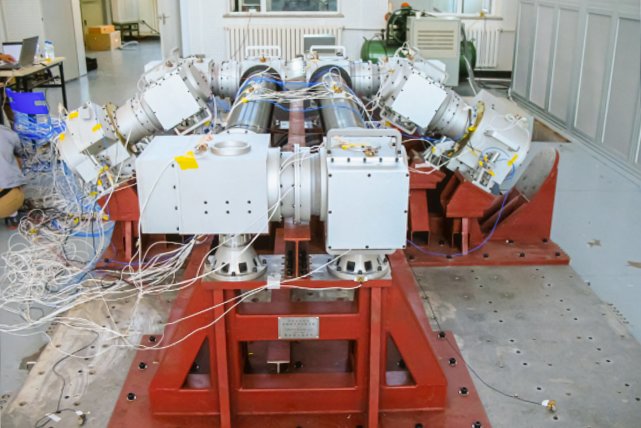 而是创新了双臂协同方案,天和机械臂与问天机械臂不仅可以组合使用