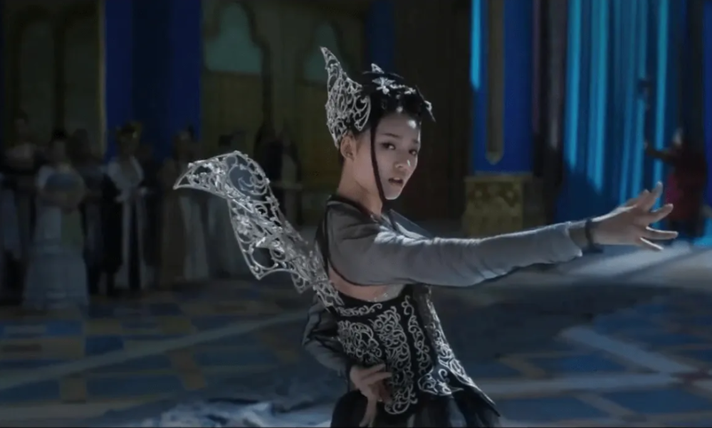 在《西游伏妖篇》中,导演将林允拍得很有风韵,也刷新了大众对她的固有