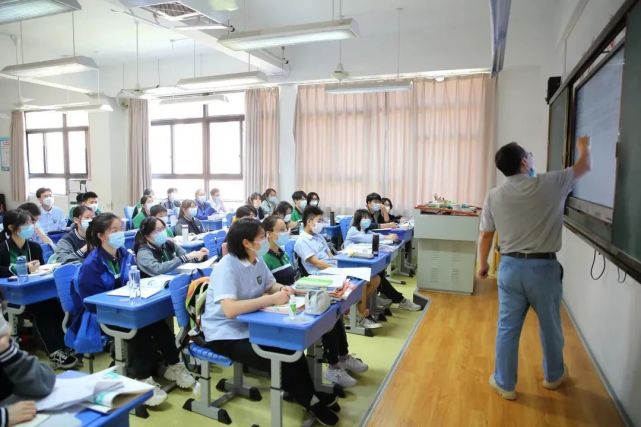 回来上课的感觉真好复学第一天学生们放学感触多