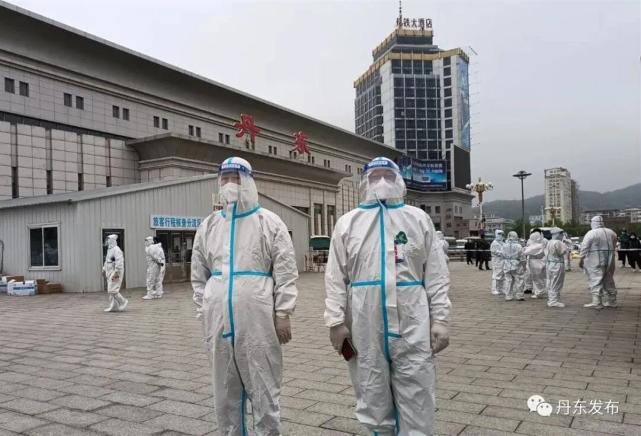 辽宁丹东6天新增107例阳性管控区村民工作人员每天上门测核酸