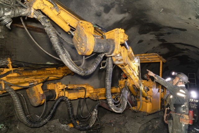 山东能源西北矿业亭南煤业打好掘进提质增效"组合拳"