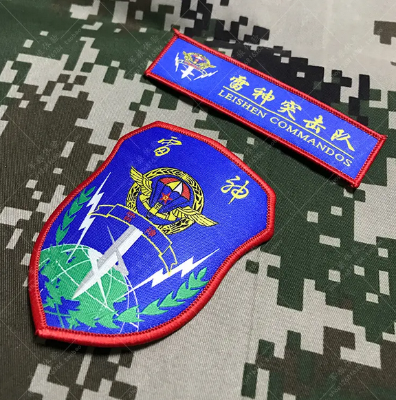 88式虽然冠有狙击步枪的名头,其实,却是一款精确射击步枪,采用10发