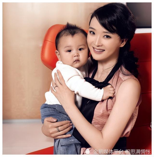 "晴格格"王艳,19岁出道,25岁嫁入豪门,今48岁依然貌美如初_腾讯新闻