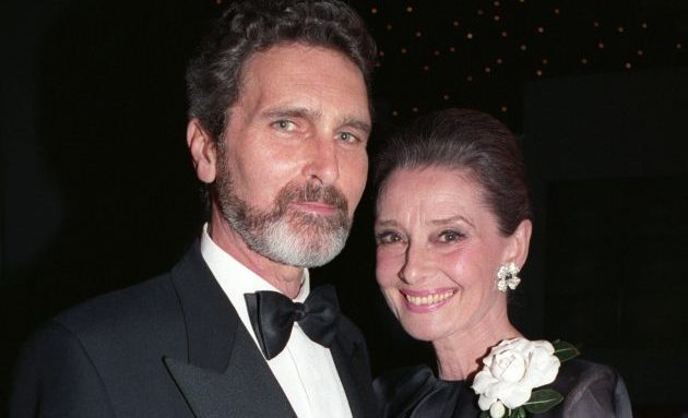 奥黛丽·赫本,每个正常男人心中永远的女神-嗨玩知识_生活百科资讯