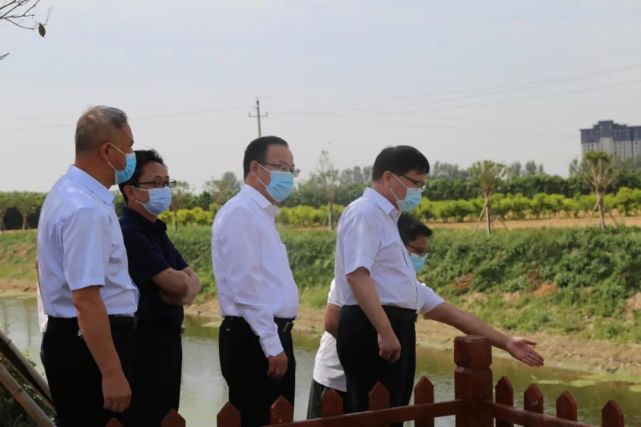 梁建松一行先後到鄭集鄉官路邊村,城關鎮從莊村,王店鄉兩幫王村等地