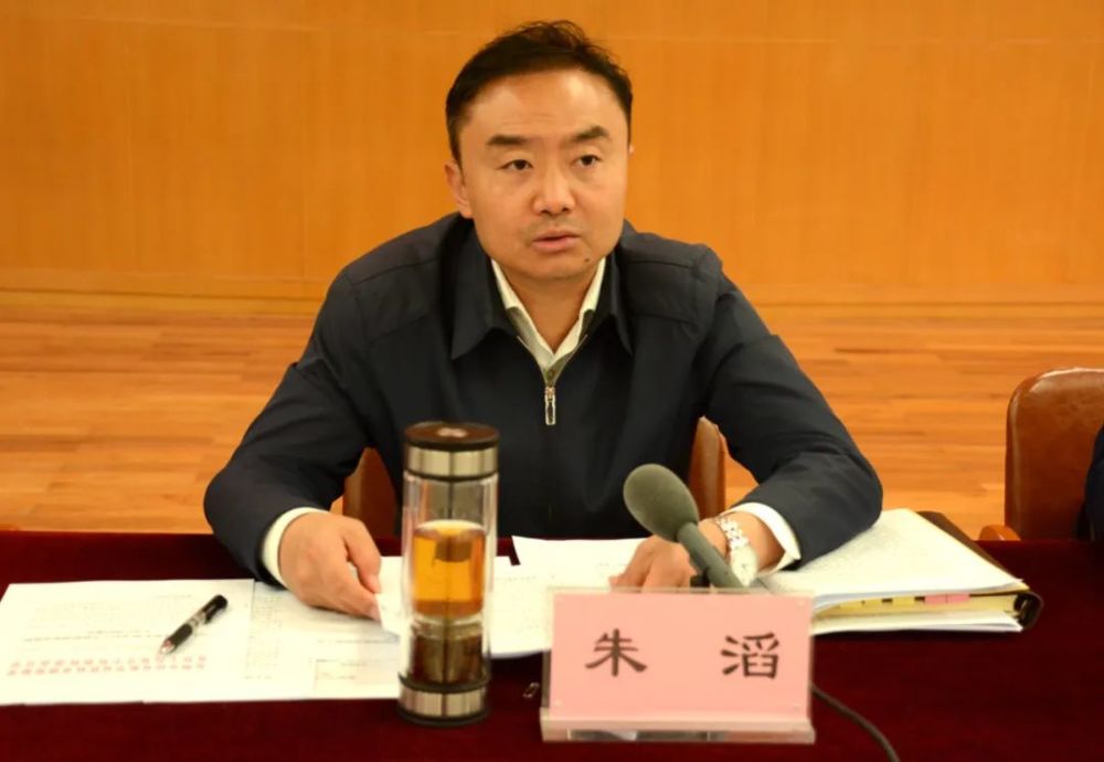 中共西山区委举行2022年理论学习中心组第三次学习_腾讯新闻