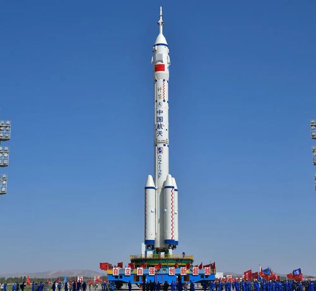 如何让航天员更舒服地乘坐火箭?