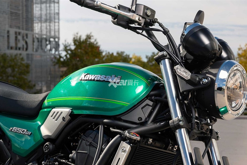 川崎z650rs复古车上市 售价84900元起_腾讯新闻