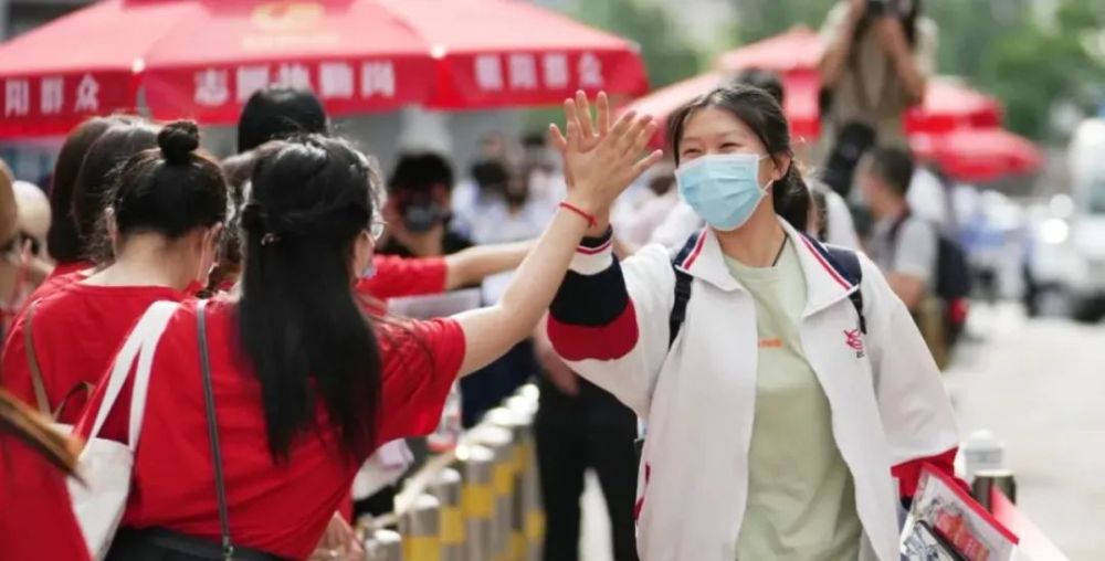 上海共排查4例阳性感染者在沪密接72人累计筛查相关人员68635人APP源码下载